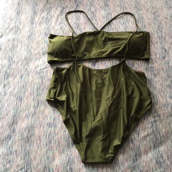 2piece - Picture 2 of 3